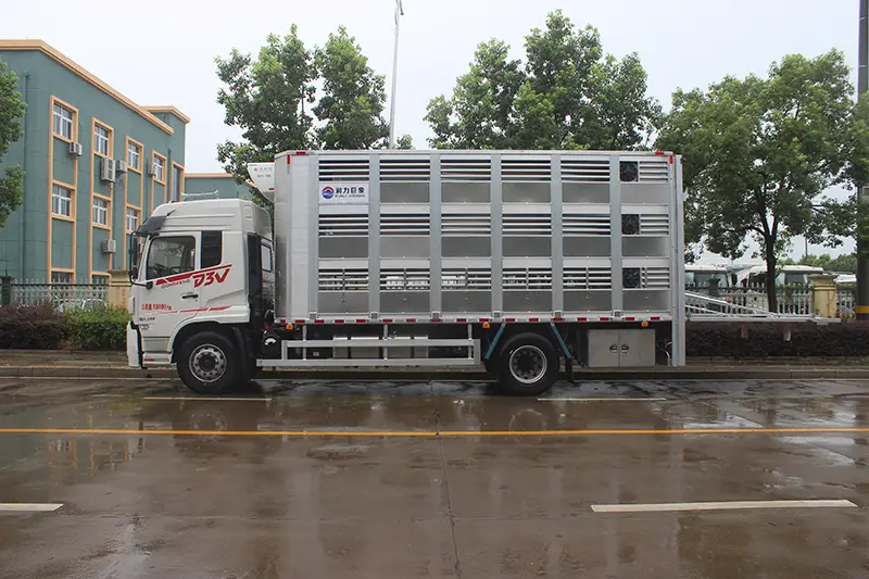 Livestock and Poultry Transport Truck