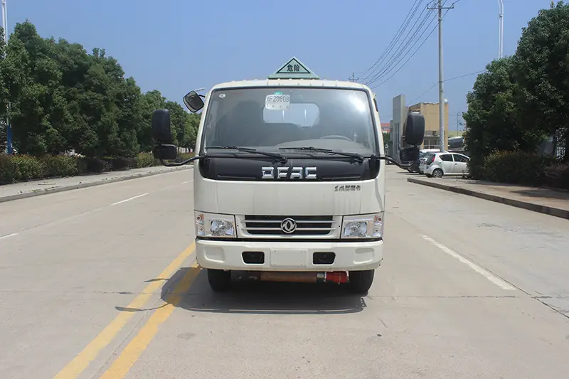 Camion-citerne de ravitaillement